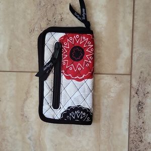 Thirty-one zippered wallet